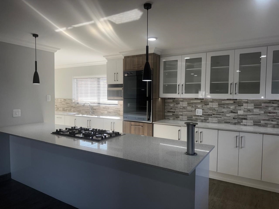 4 Bedroom Property for Sale in Wavecrest Eastern Cape
